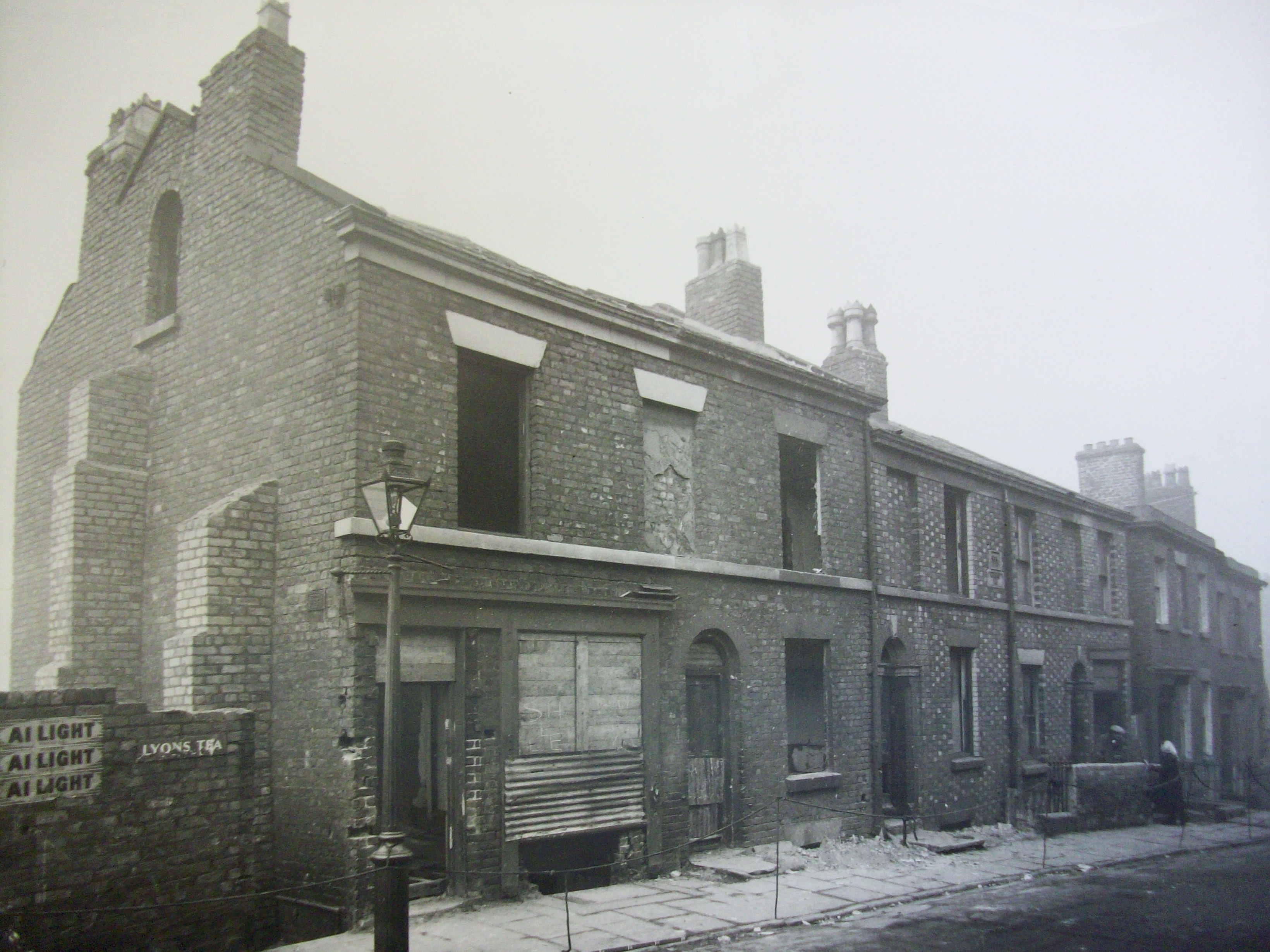 Everton Terrace - The Lost Tribe of Everton